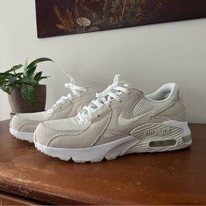 NIKE WOMENS AIR MAX EXCEE SNEAKER, size 8, off white